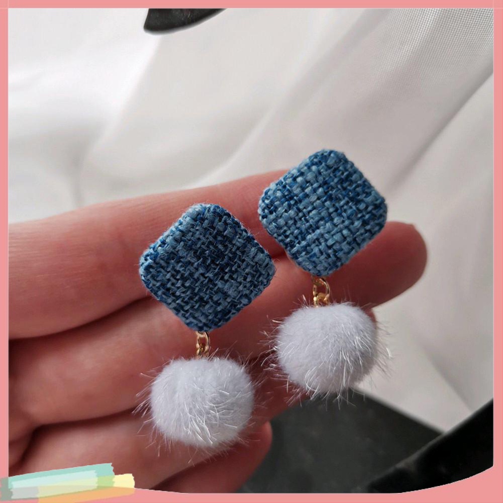 Đôi Khuyên Tai Hình Vuông Phối Quả Pompom Thời Trang Cho Nữ