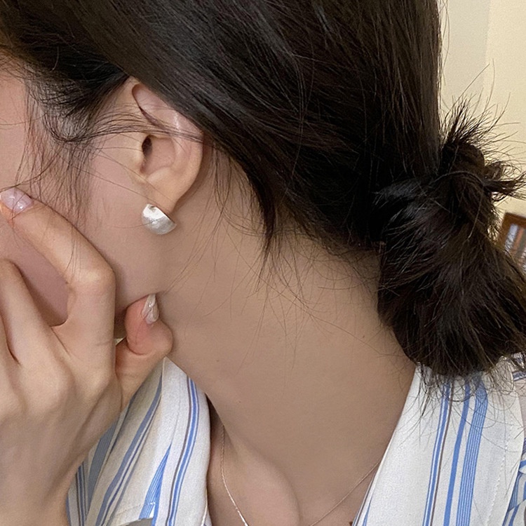 Bông tai nữ màu vàng - bạc 925 thiết kế tròn nhám dáng gài hợp kim titan cao cấp phong cách Hàn Quốc Boho