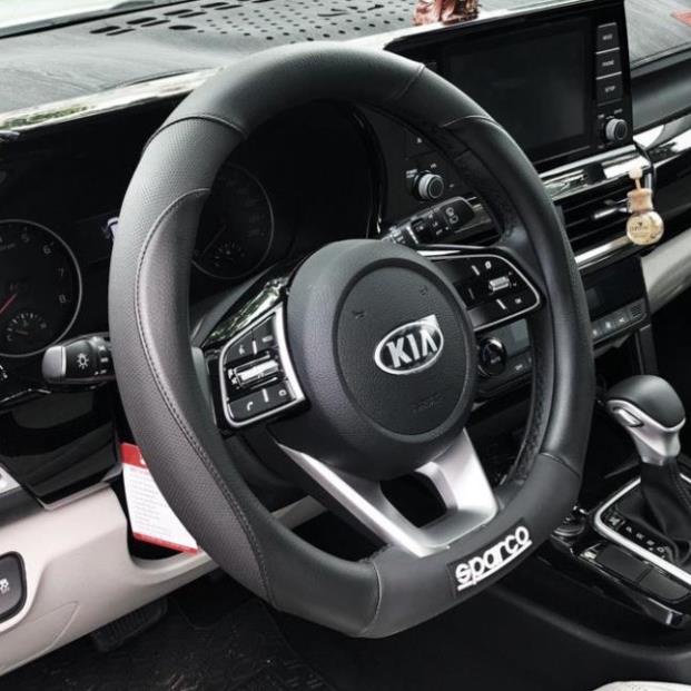 Bọc vô lăng ô tô dáng Dcut dành cho KIA SELTOS, SUZUKI XL7, SUZUKI ERTIGA, SUZUKI SWIFT, BEJING X7, SONET - sencar *
