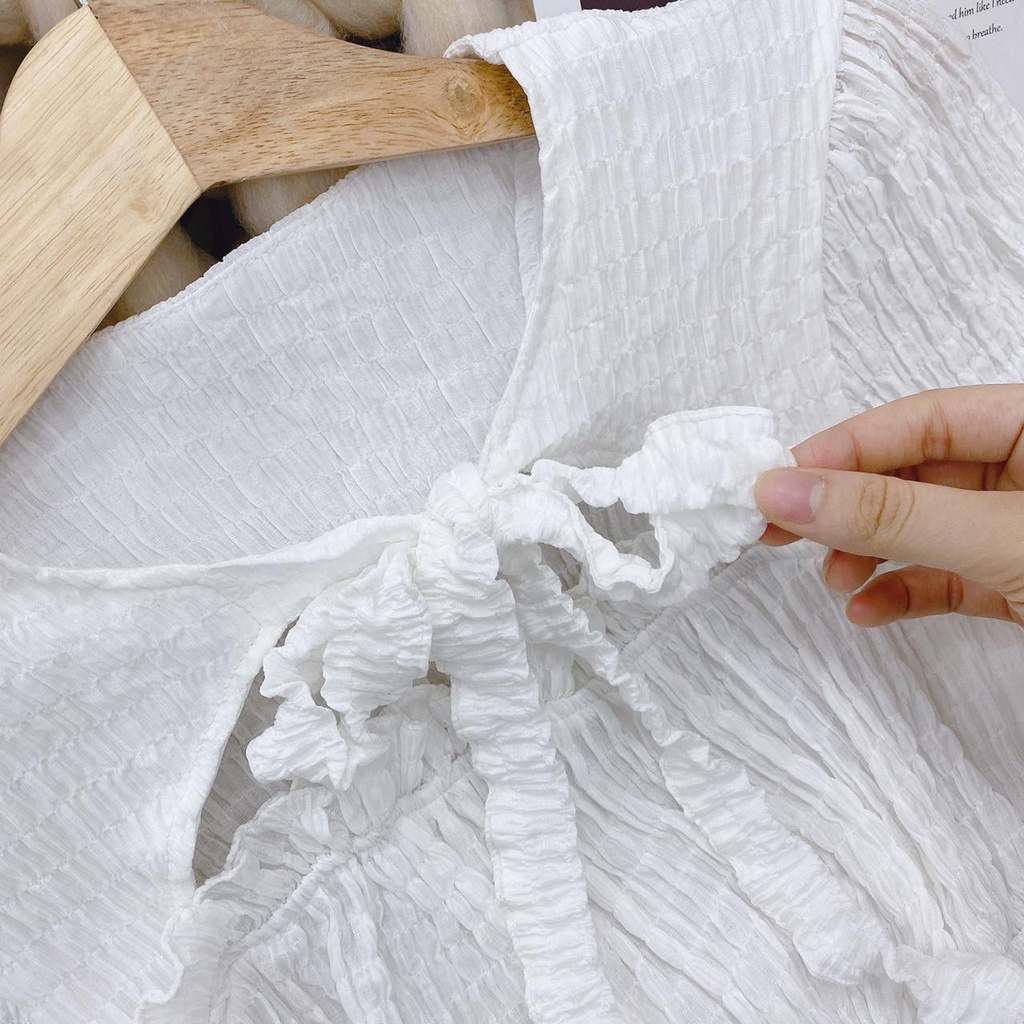 SET ÁO TRẮNG XỐP NGỰC THẮT DÂY NƠ TAY REN BO XOÈ + CHÂN VÁY ĐEN
