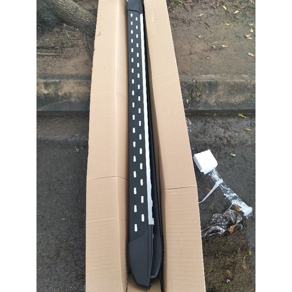 BỆ BƯỚC CHÂN LÊN XUỐNG INNOVA 2006- 2021