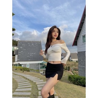 Chân Váy Xẻ Tà Lưng Thấp (Black skirt)