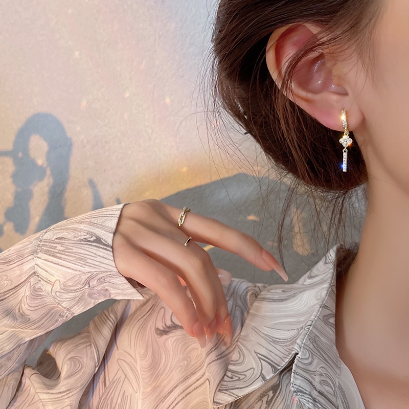 Bộ Khuyên Tai Mặt Trăng Và Ngôi Sao Bằng Đồng Đính Đá Zircon Thời Trang Hàn Quốc Cho Nữ