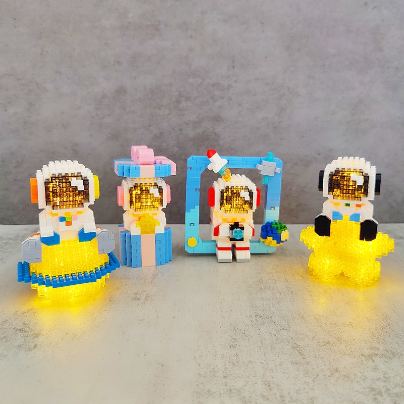 Đồ chơi Lego xếp hình nhà du hành vũ trụ phát sáng - đồ chơi lắp ghép Spaceman Travel - Lotus