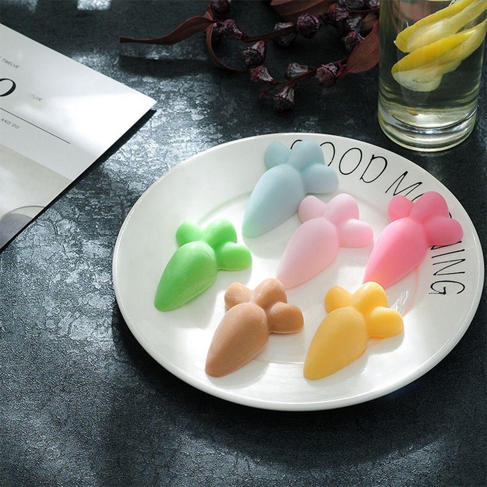 Khuôn Silicone Làm Xà Phòng 6 Ngăn Tạo Hình Lễ Phục Sinh Độc Đáo
