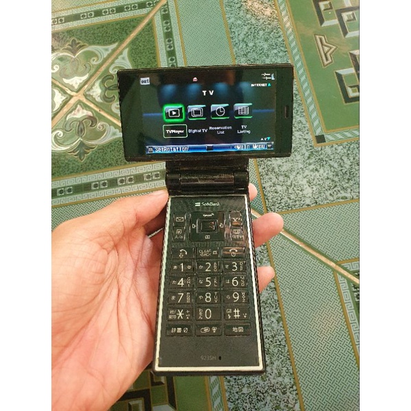 Điện thoại SoftBank 923SH độc lạ hiếm