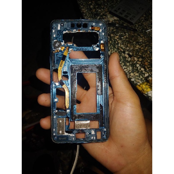 Khung sường LG G8