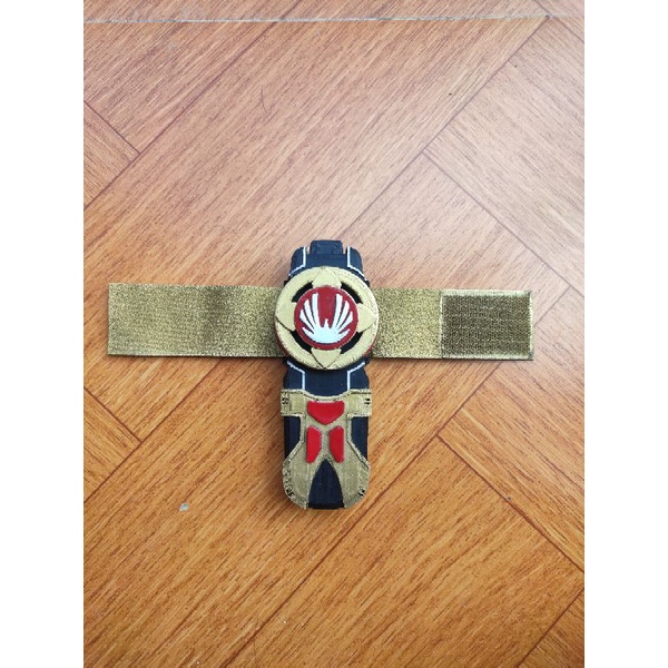 Biến hình siêu nhân cuồng phong