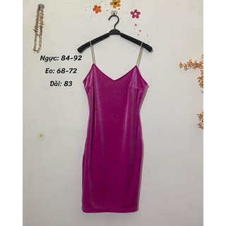 Đầm hai dây đính đá chất nhung đi tiệc
