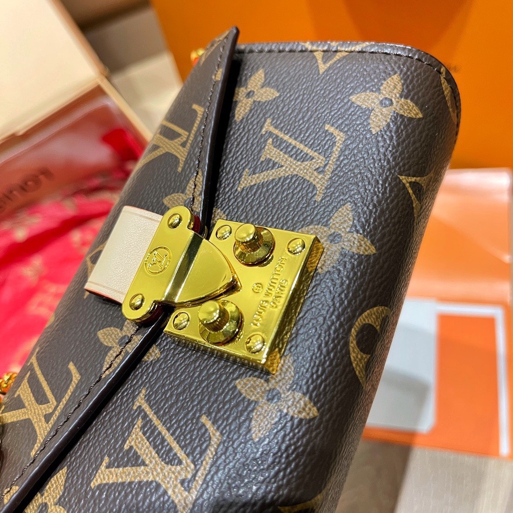 Túi xách nữ đeo chéo NEW LV khoá viền xích kèm khăn thời trang