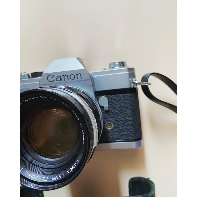 Máy ảnh film full cơ Canon FT và lens 50mm f1.4