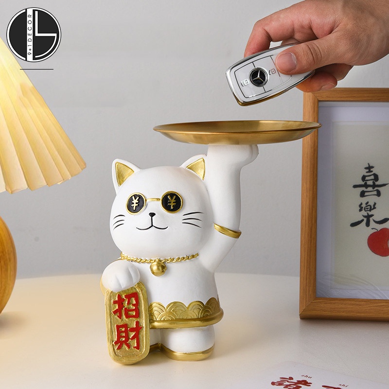 Mèo bưng đĩa trang trí nội thất tài lộc song toàn, sinh khí tràn đầy mang đến cho gia đình sung túc và thịnh vượng