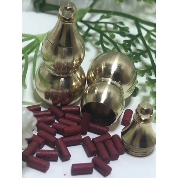 HỒ LÔ CHỨA HƠN 30 VIÊN ĐÁ