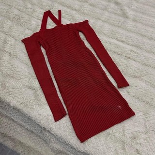 Váy Len Tăm Đỏ Trễ Vai L1