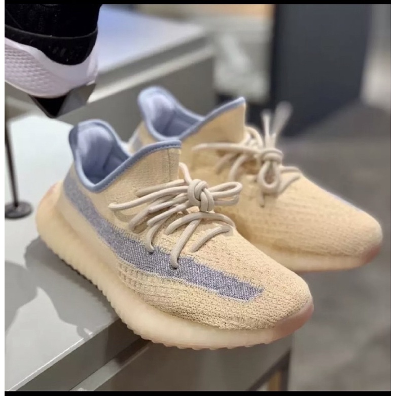 Video giày thể thao sneaker yz 350 soi boost sáng