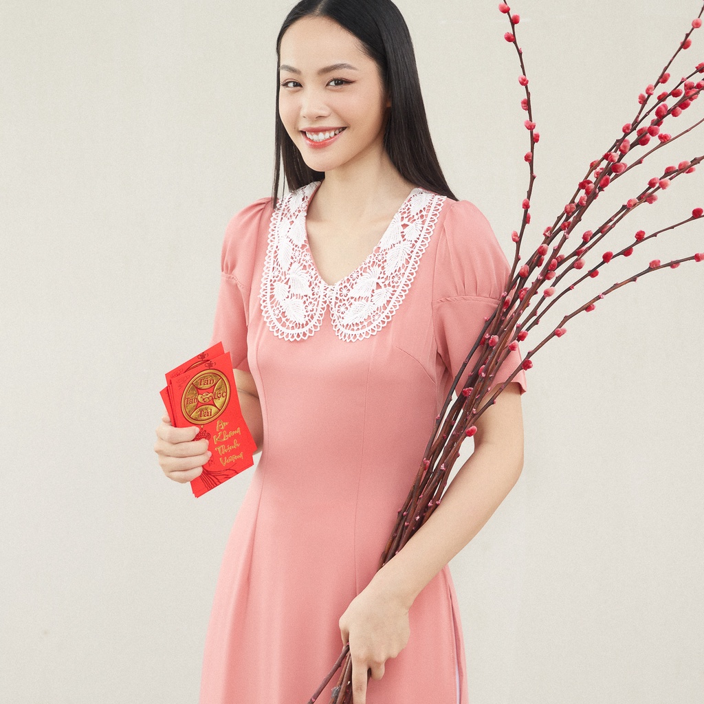 Áo dài Maybi hồng phối cổ ren trắng