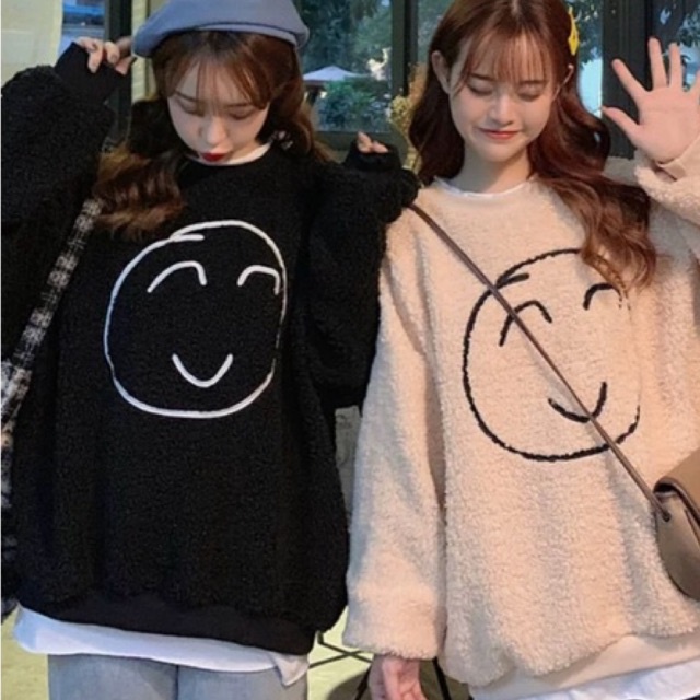 Áo Lông Cổ Tròn Mặt Cười Dáng Rộng