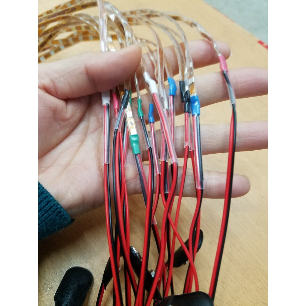 Đèn led đủ màu kèm đế pin 9v và công tắc dùng để trang trí và chế tạo