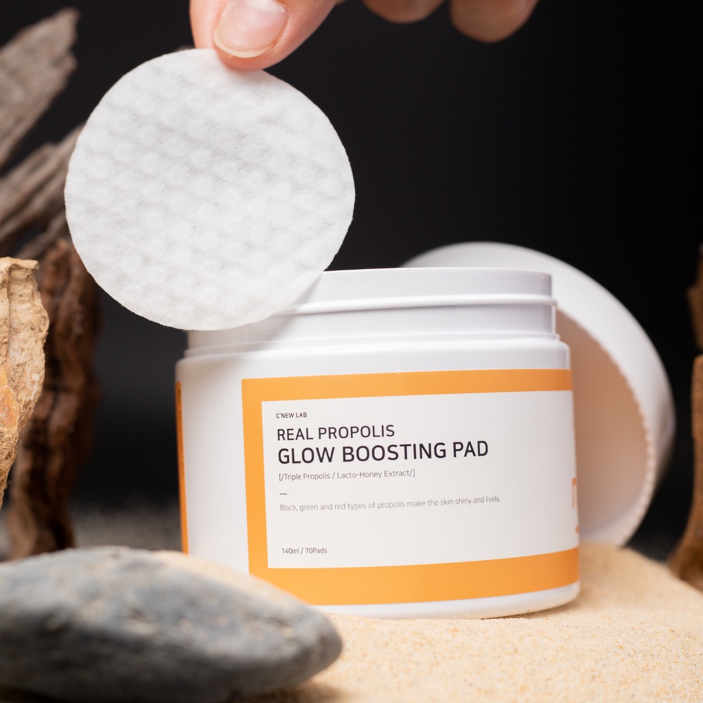 Bông Dưỡng Sáng Da Real Propolis Glow Boosting Pad C'NEW LAB Ngừa Nhăn Da Và Làm Sáng Da 140ml