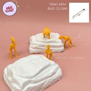 Bộ khảo cổ đi tìm dấu tích khủng long, đào ra 1 mô hình khủng long mini ngẫu nhiên