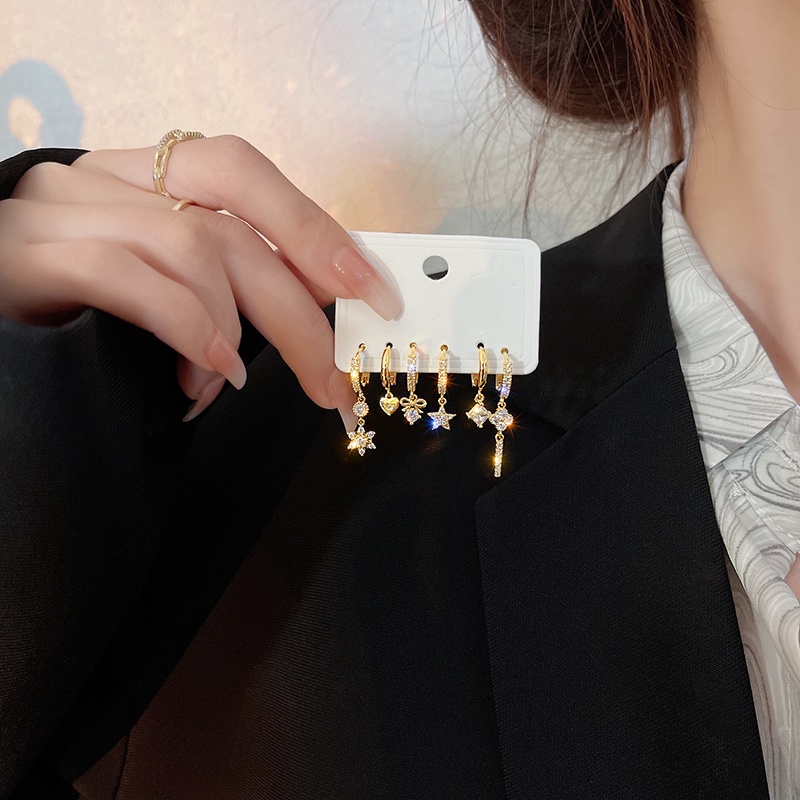 Bộ Khuyên Tai Mặt Trăng Và Ngôi Sao Bằng Đồng Đính Đá Zircon Thời Trang Hàn Quốc Cho Nữ