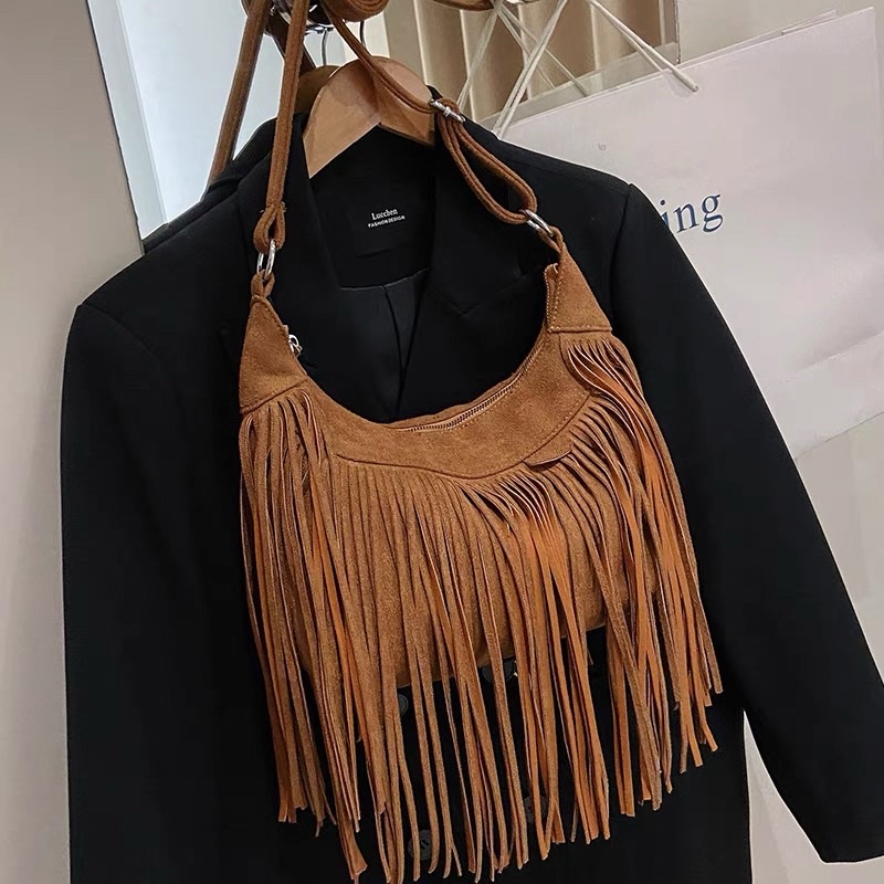 Túi đeo chéo tua rua chất da lộn hàng thiết kế mẫu mới 2023