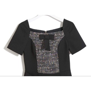 Đầm vải tweed cổ vuông
