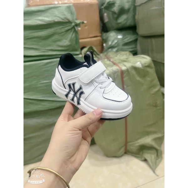 giày trẻ em siêu nhẹ M.L.B đen xanh