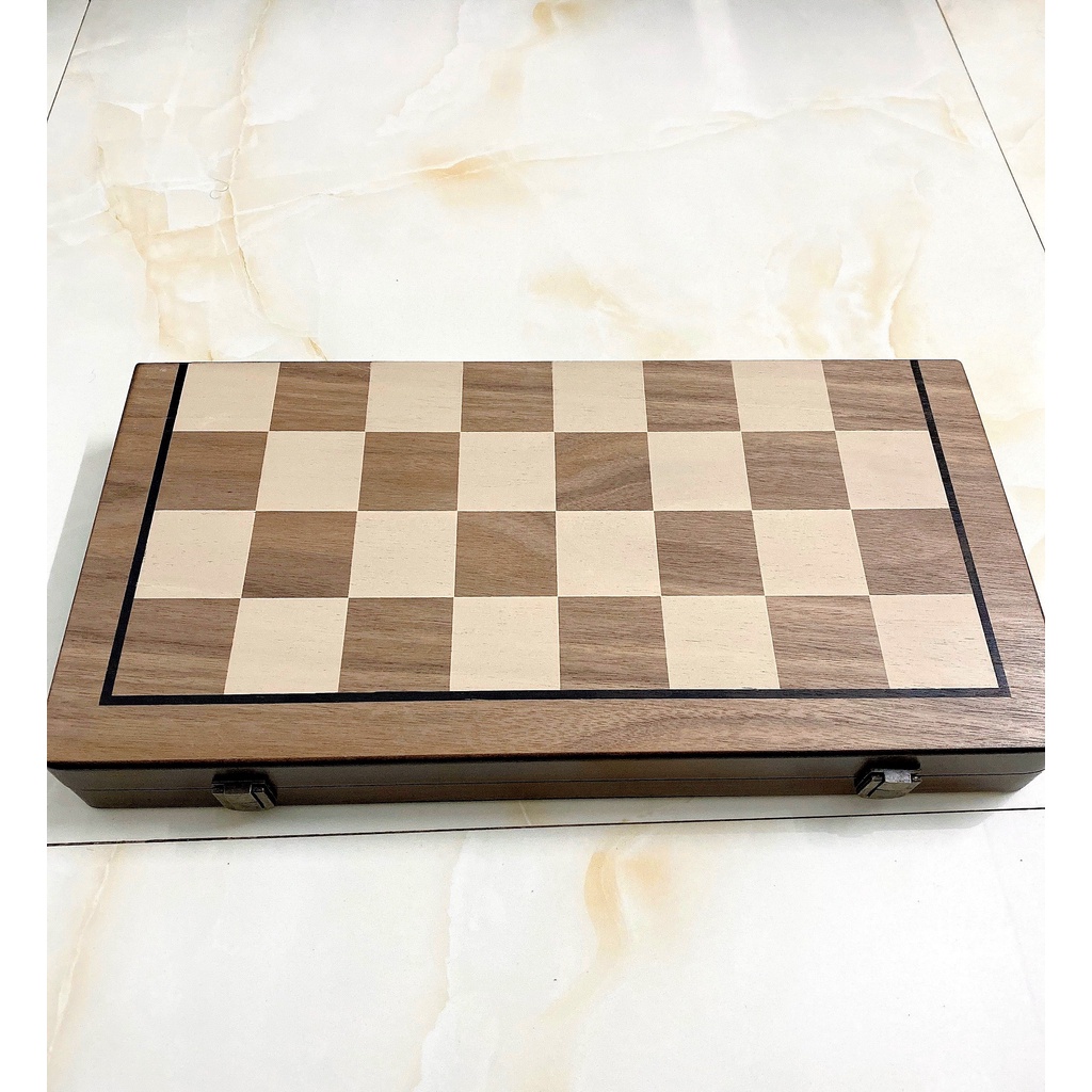 Bàn cờ vua nam châm bằng gỗ óc chó cao cấp kích thước 39x39 cm
