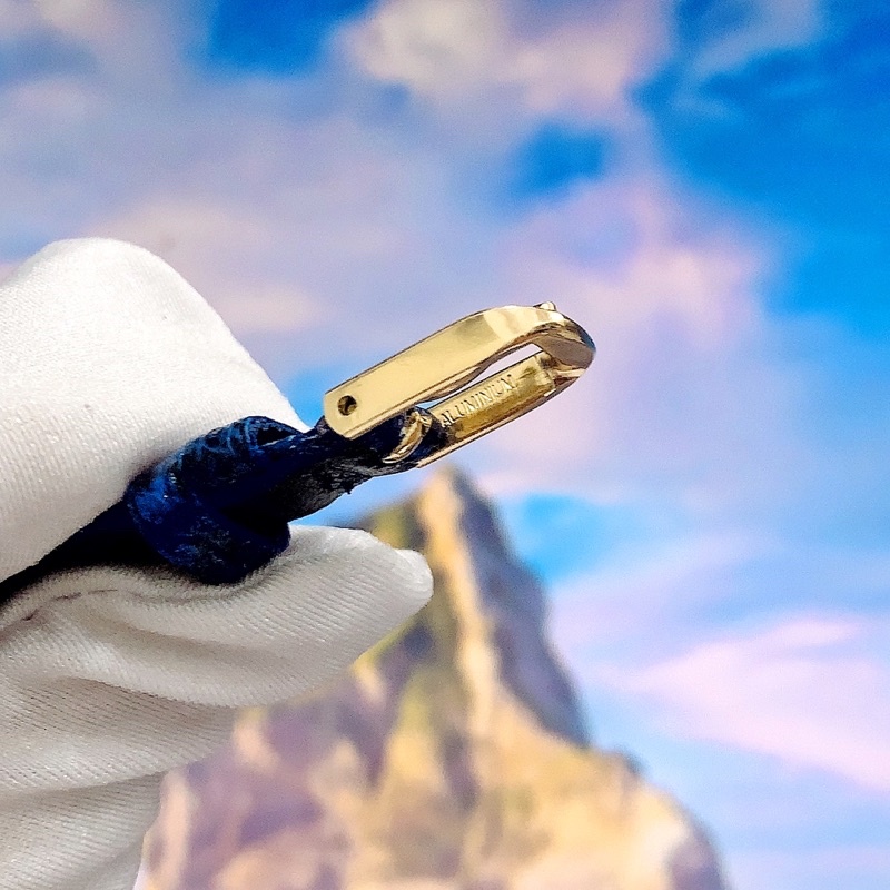 Đồng hồ nữ si hiệu Alba, mặt tròn dây da, cọc số la mã