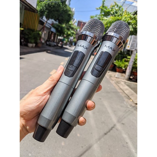 Micro không dây đa năng tlc Max 39 cao cấp hút âm, chống hú, màn hình led hiển thị