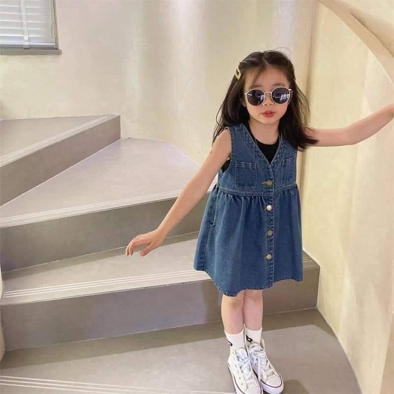 Váy cho bé gái, váy jean sát nách cúc cài thật cho bé size 10-28kg