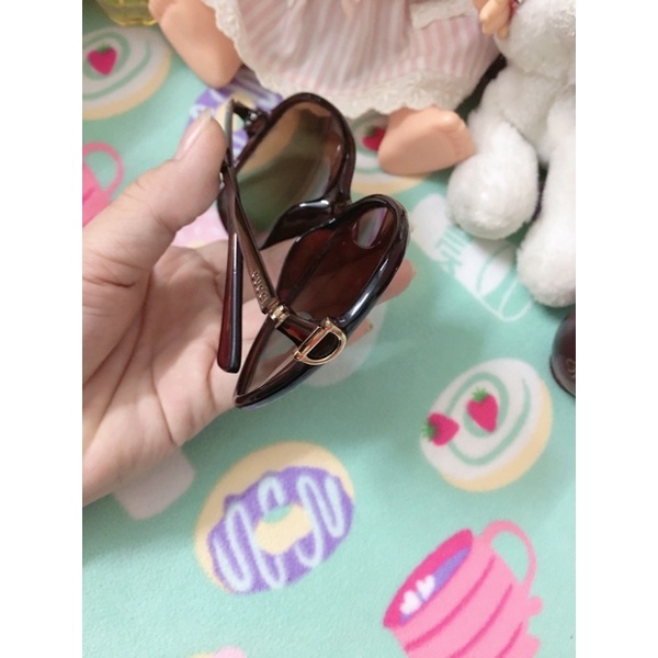 Kính mát si tuyển