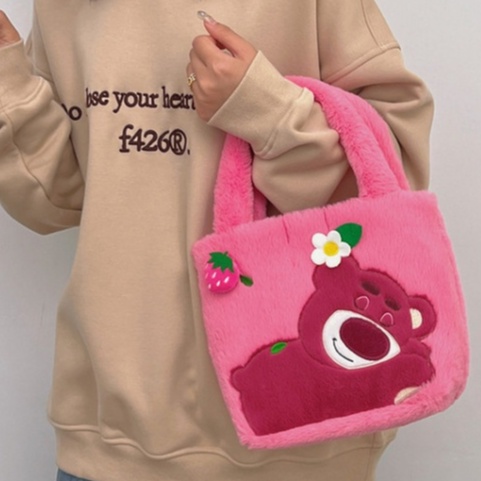Túi xách gấu dâu đáng yêu cho nữ, Túi lông gấu Lotso hồng mặt ngầu kích thước lớn _ TingTing