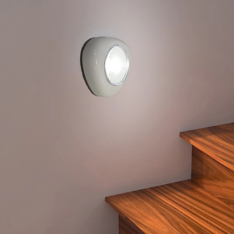 Đèn LED Hình Tam Giác Không Dây Chạm Cảm Ứng Gắn Tủ Quần Áo