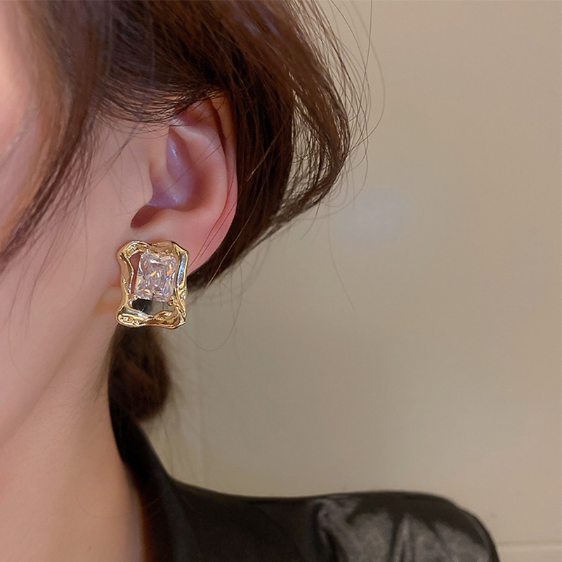 Khuyên Tai Nữ Đính Ngọc Thời Trang Sang Trọng