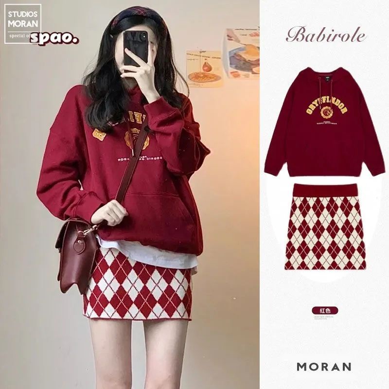 Set Áo Hoodie Và Chân Váy Phong Cách Giáng Sinh Đáng Yêu Cho Nữ