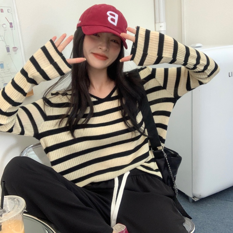 IELGY     Áo sweater Dệt Kim Cổ Chữ v Họa Tiết Kẻ Sọc Phong Cách Hàn Quốc Thời Trang Cho Nữ