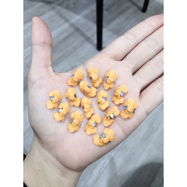 Hoa Xoè Quạt 7 Cánh Gắn Móng