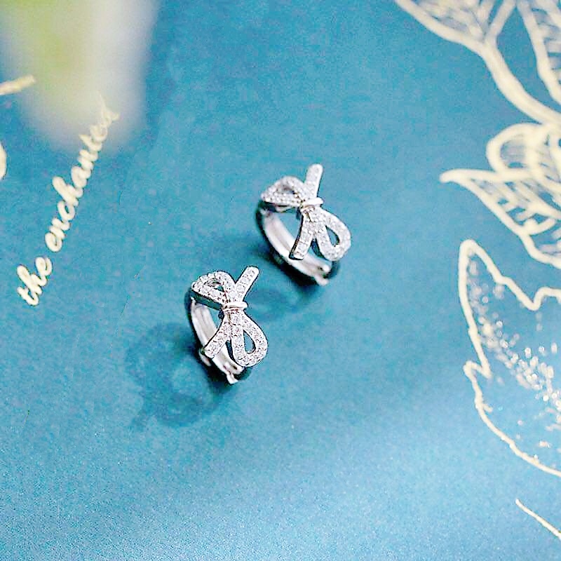 Bông tai bạc bông tai tròn bấm mặt nơ nạm đá trắng xinh Van Jewelry