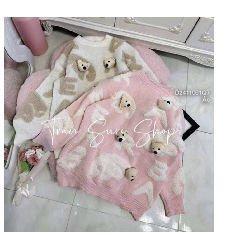 Áo len dài tay chữ xù lông đính gấu TT2411