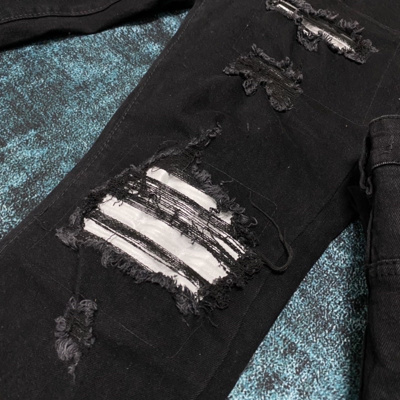 Quần amiri vá trắng giá học sinh 2022