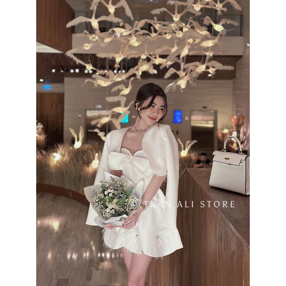 Set tafta lông về lại. Có 1 màu. KÈm hình chụp thật 100%. Size dưới 54kg vừa. ĐƠn giản mà đẹp nha mấy chế