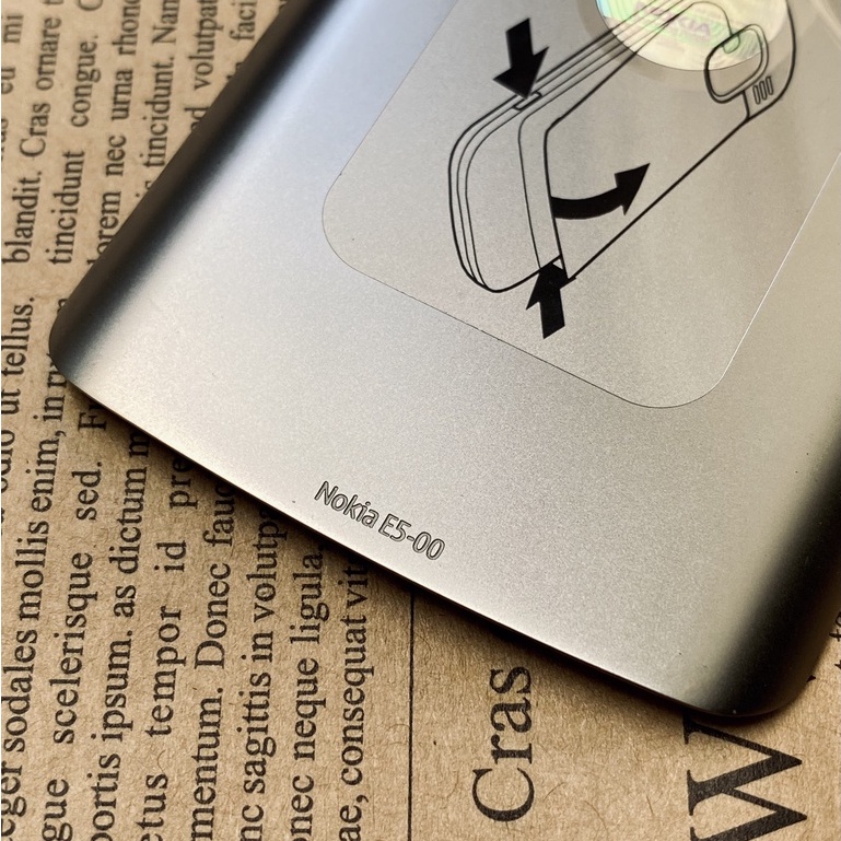 Nắp lưng zin thay thế cho Nokia E5 - Hàng bóc máy nguyên bản.