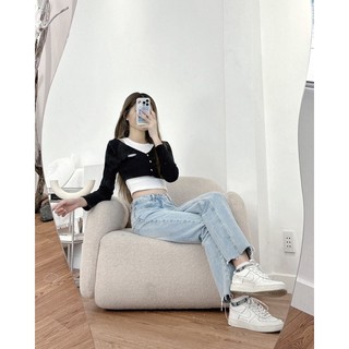 JANET STUDIO • Áo 3 nút crop top Đen