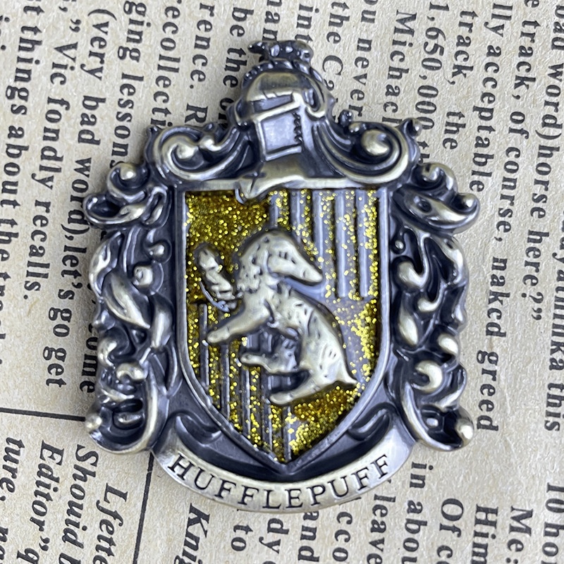 Huy Hiệu Kim Loại Từ Tính Hình harry potter gryffindor hogwarts slytherin hufflepuff Cá Tính