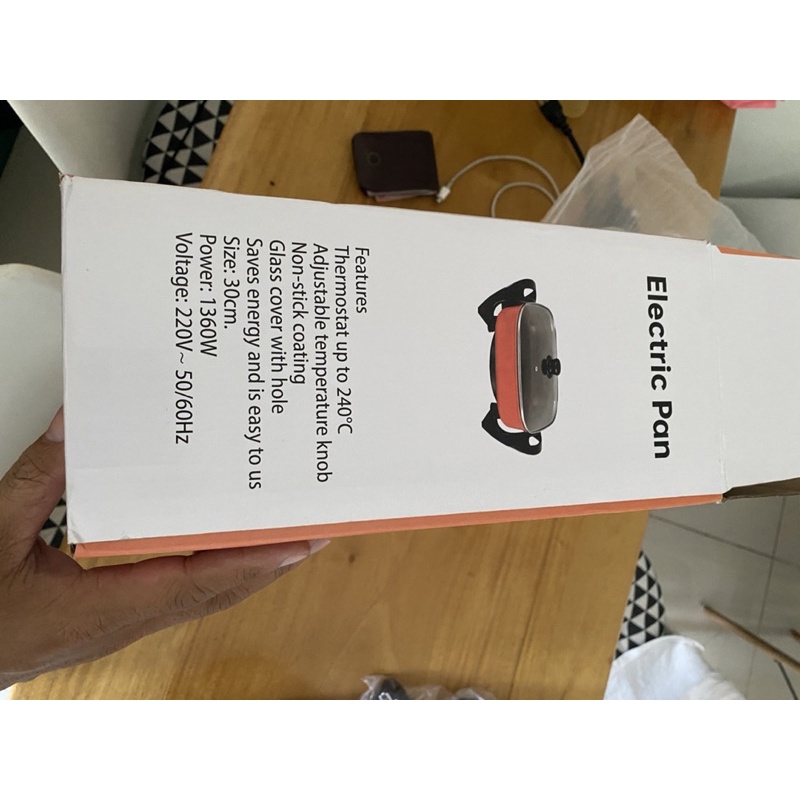 Nồi lẩu điện đa năng  điện áp 220v. Dung tích 3,5l