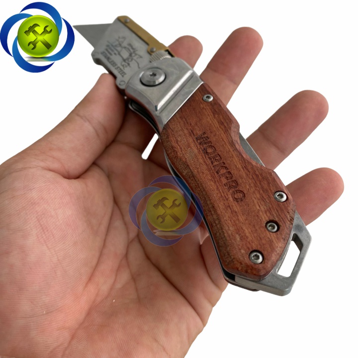 Dao rọc cáp Workpro WP211014 gấp gọn thân gỗ kèm 10 lưỡi