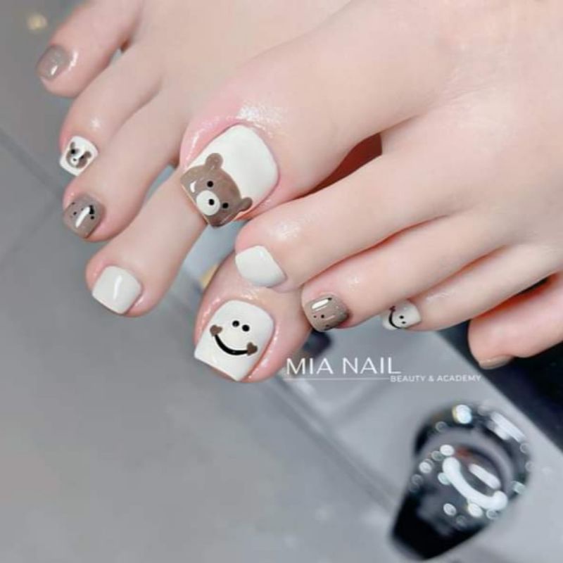 Nail box móng chân họa tiết chú gấu dễ thương nhiều màu sắc