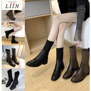 Boots lỡ cổ len, mũi da ôm chân